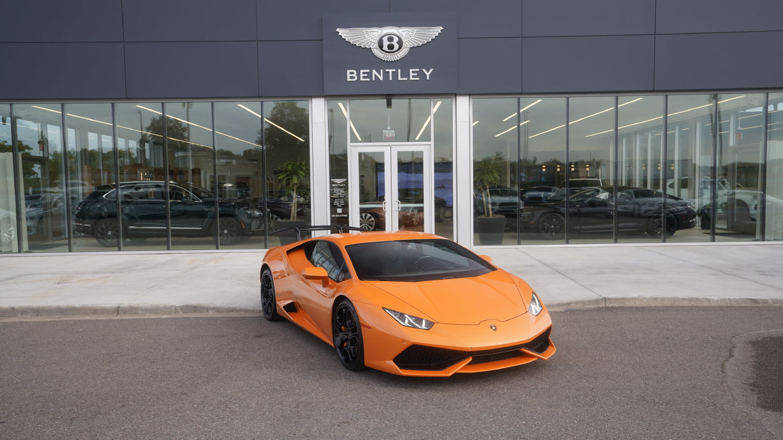 Used 2015 Lamborghini Huracan LP 610-4 AWD/4WD image 21