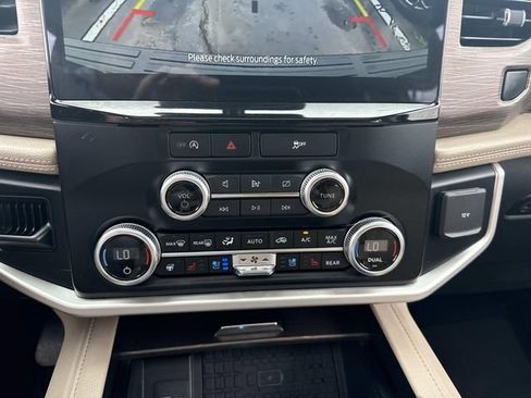 Used 2024 Ford Expedition Max Limited AWD/4WD image 34