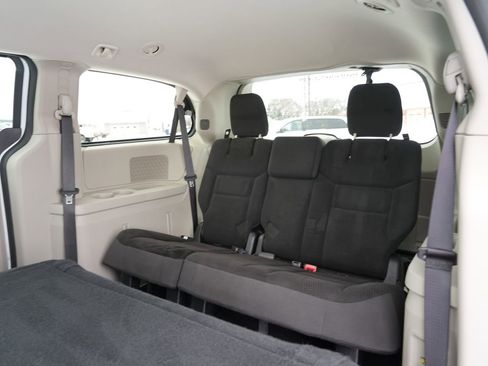 Used 2017 Dodge Grand Caravan SE w/ Power Window Group image 19