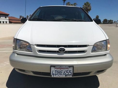 Used 1999 Toyota Sienna XLE image 5