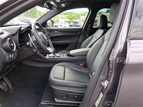 Used 2024 Alfa Romeo Stelvio Sprint image 14