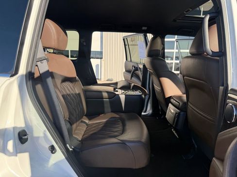 Used 2024 Nissan Armada Platinum w/ Captain's Chairs Package image 24