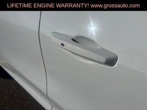Used 2025 Chevrolet Traverse LT AWD/4WD image 12