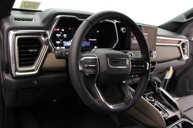 New 2026 GMC Canyon Denali AWD/4WD image 18