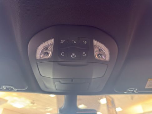 New 2026 Chrysler Pacifica Select AWD/4WD image 15