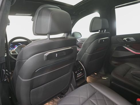 Certified 2024 BMW X7 xDrive40i w/ M Sport Package AWD/4WD image 7