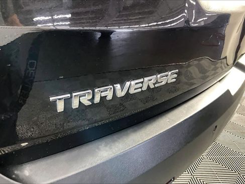 Used 2018 Chevrolet Traverse LT FWD image 30