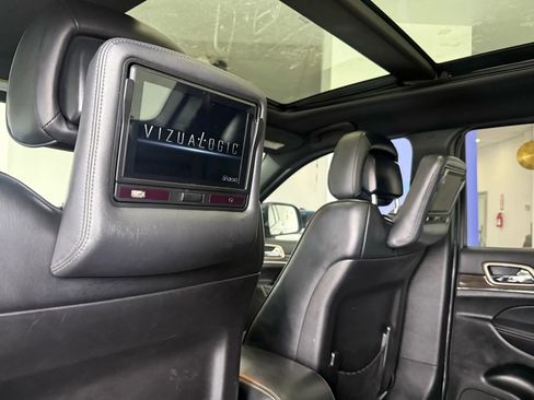 Used 2014 Jeep Grand Cherokee Overland w/ Advanced Technology Group image 27