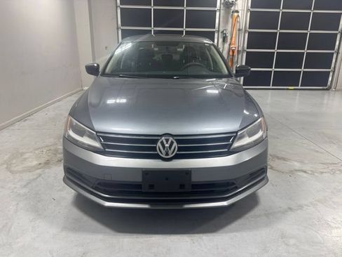 Used 2015 Volkswagen Jetta SE FWD image 3
