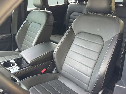 Used 2024 Volkswagen Atlas Cross Sport SEL image 27