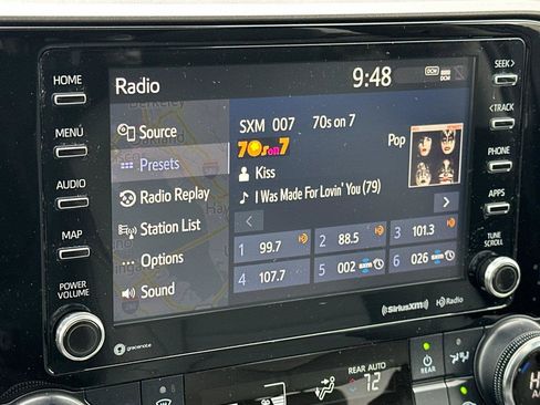 Used 2022 Toyota Highlander XLE image 19