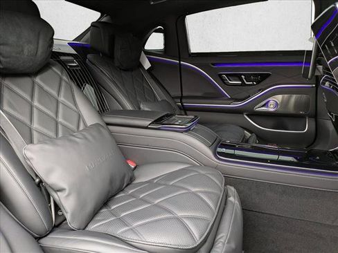 Certified 2025 Mercedes-Benz Maybach S 680 4MATIC image 23
