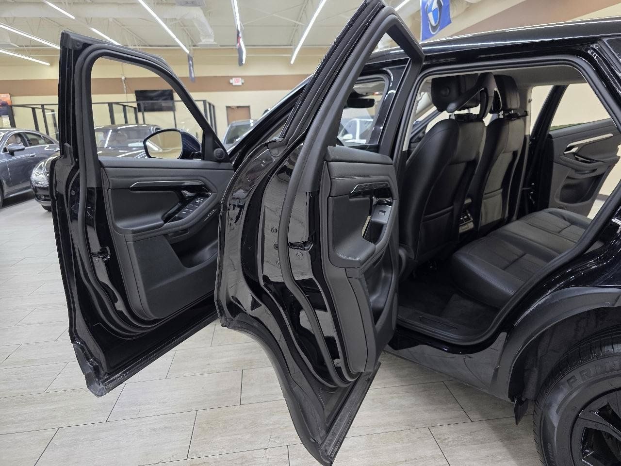 Used 2020 Land Rover Range Rover Evoque S AWD/4WD image 14