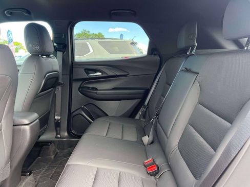 Used 2023 Chevrolet TrailBlazer RS FWD image 11