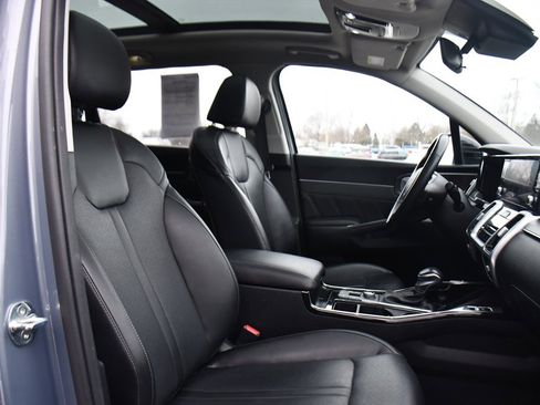 Used 2022 Kia Sorento SX image 16
