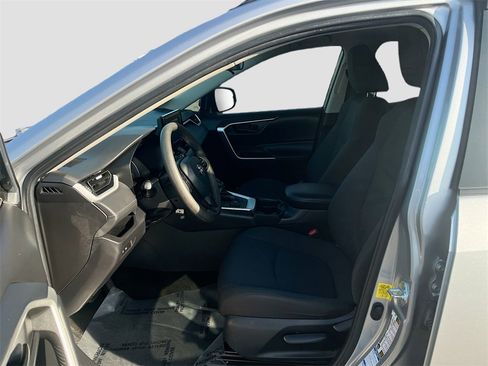 Used 2021 Toyota RAV4 LE w/ Carpet Mat Package (TMS) image 21