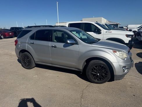 Used 2015 Chevrolet Equinox LT w/ Chrome Appearance Package image 3