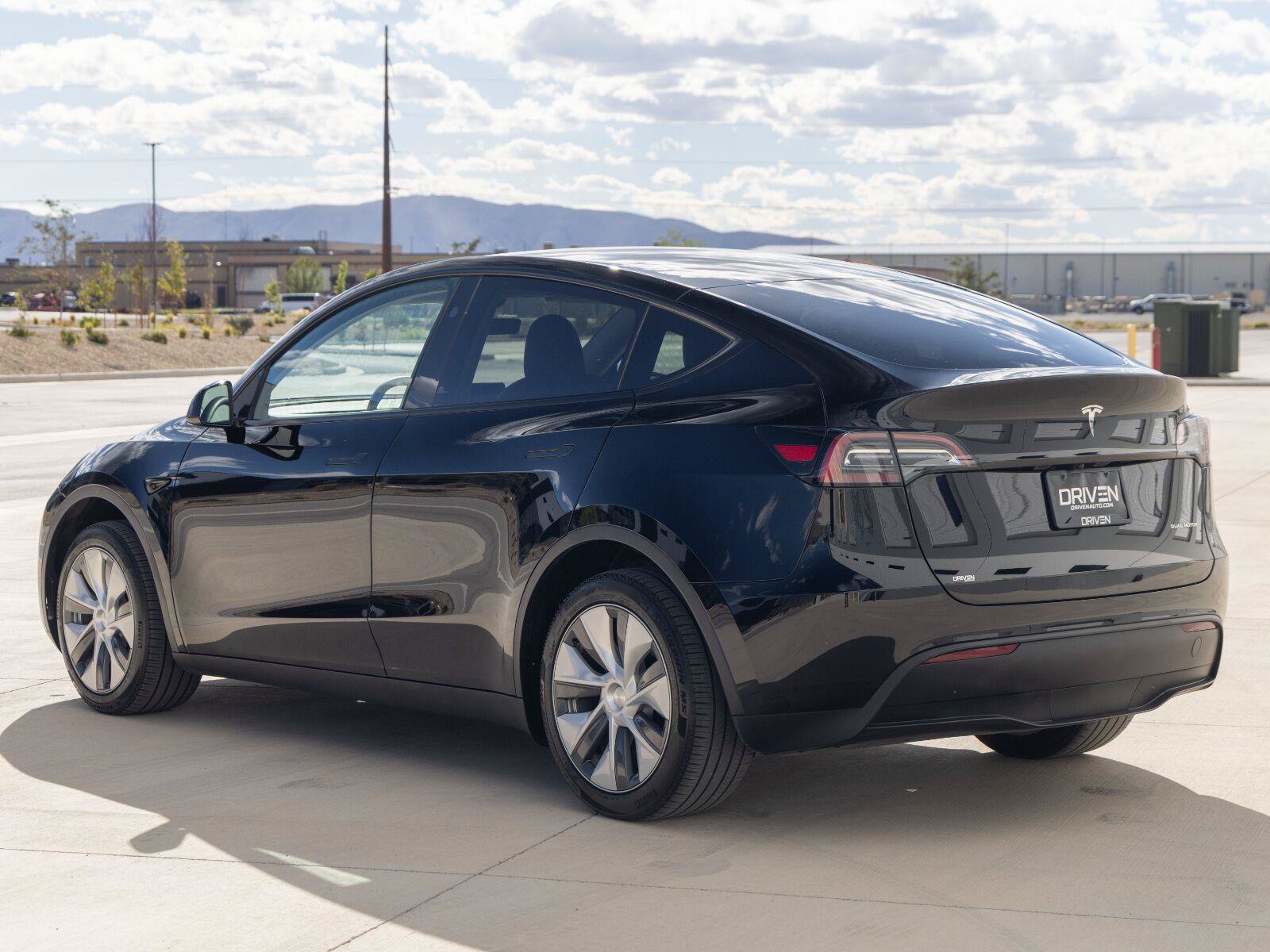 Used 2023 Tesla Model Y Long Range AWD/4WD image 8