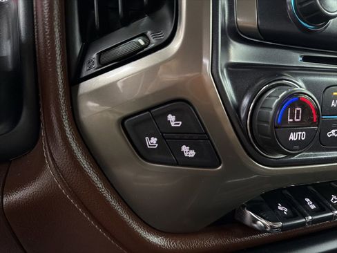 Used 2019 Chevrolet Silverado 2500 High Country w/ Duramax Plus Package image 43