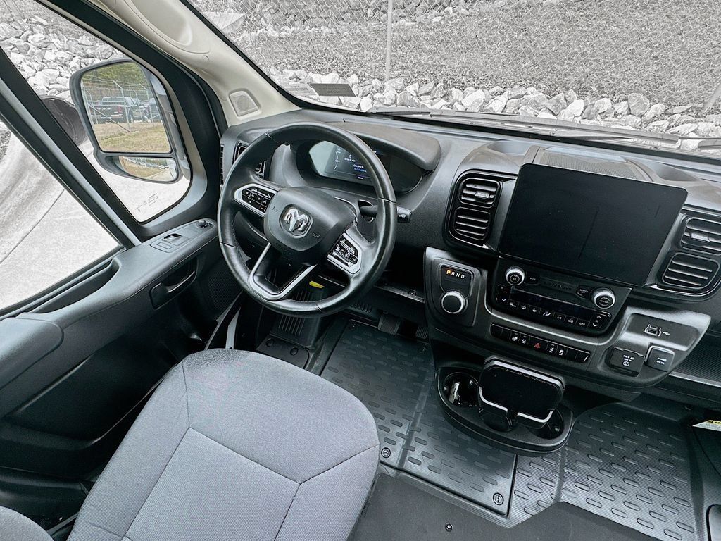 Used 2024 RAM ProMaster 3500 w/ Delivery Van Package FWD image 9