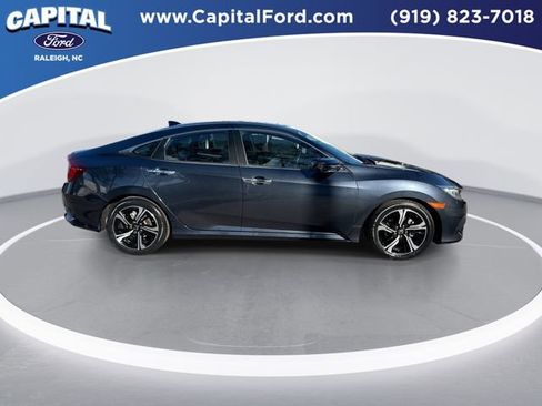 Used 2016 Honda Civic Touring image 9