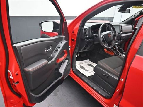 Used 2023 Nissan Frontier PRO-4X w/ Technology Package image 18