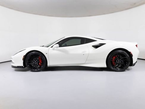 Used 2020 Ferrari F8 Tributo image 3