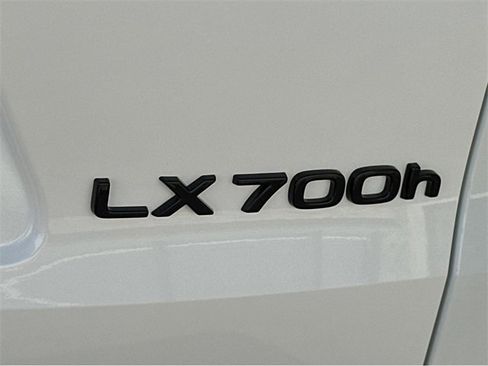 New 2025 Lexus LX 700h F Sport image 22