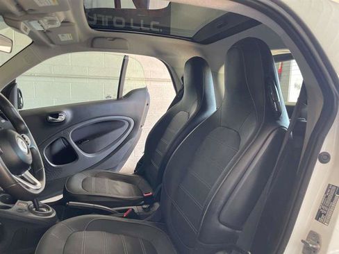 Used 2016 smart fortwo Coupe RWD image 50