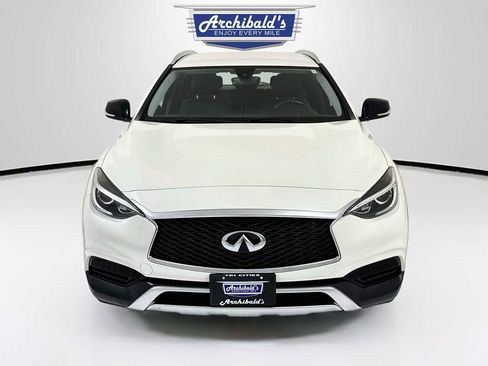 Used 2018 INFINITI QX30 AWD image 2