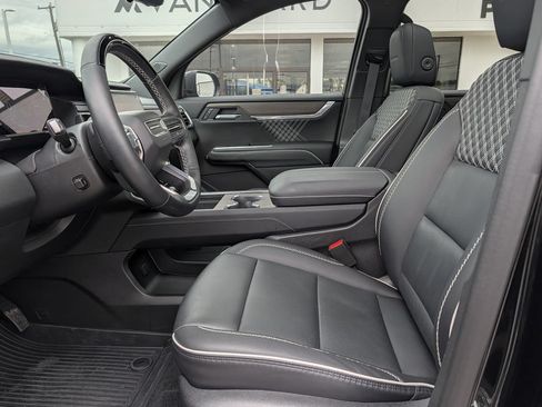 New 2026 GMC Acadia Denali w/ Super Cruise Package FWD image 25