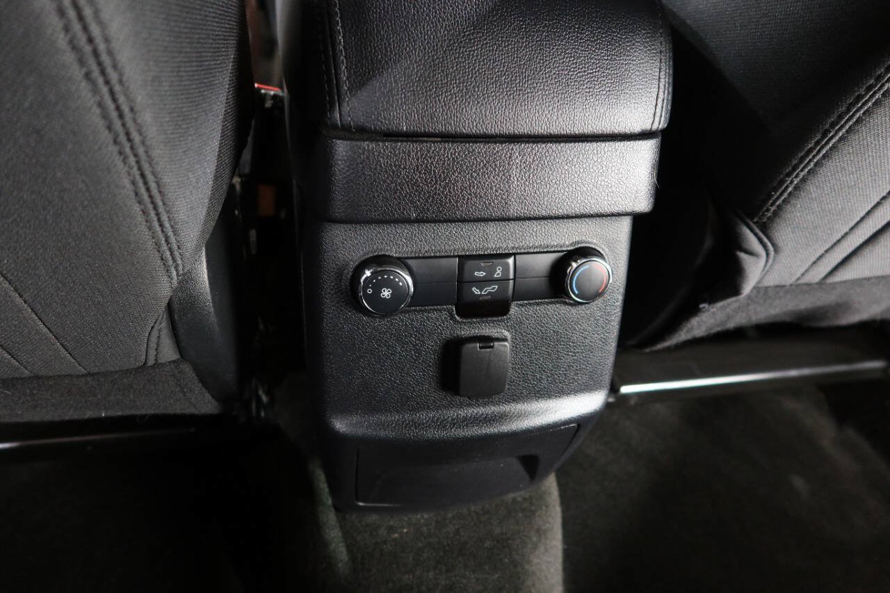 Used 2018 Ford Explorer XLT w/ Equipment Group 201A FWD image 32