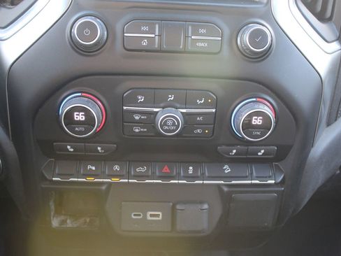 Used 2020 Chevrolet Silverado 1500 RST image 24