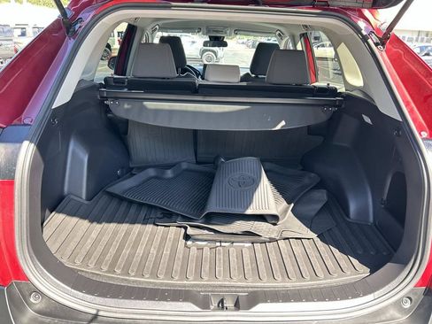 Used 2021 Toyota RAV4 XLE FWD image 11
