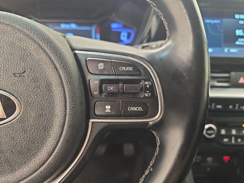 Used 2020 Kia Niro EX Premium FWD image 32
