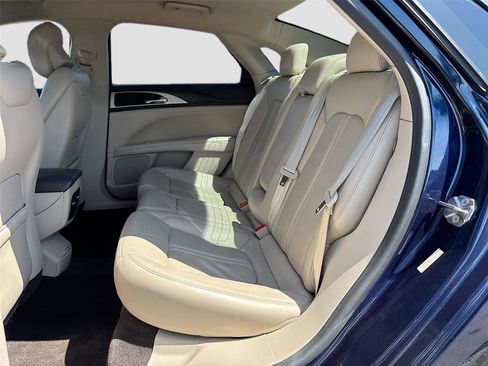 Used 2017 Lincoln MKZ Reserve image 24