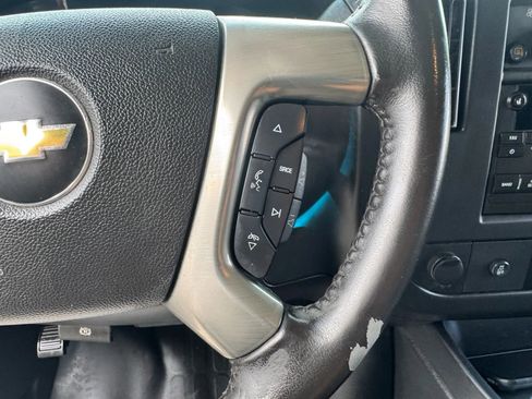 Used 2017 Chevrolet Express 3500 Extended image 30