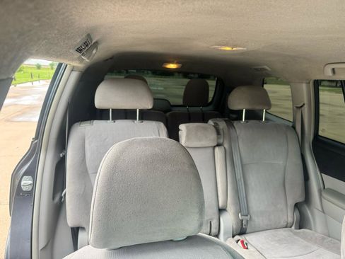 Used 2012 Toyota Highlander FWD w/ Tow Pkg image 23