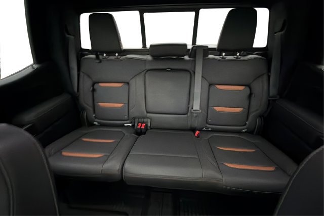 Used 2021 GMC Sierra 1500 AT4 w/ AT4 Value Package AWD/4WD image 13