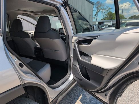 Used 2024 Toyota RAV4 XLE w/ Convenience Package FWD image 13