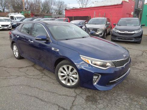 Used 2018 Kia Optima S w/ Panoramic Sunroof Package image 18