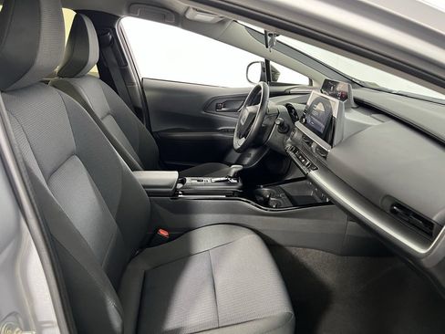 Used 2025 Toyota Prius LE image 30