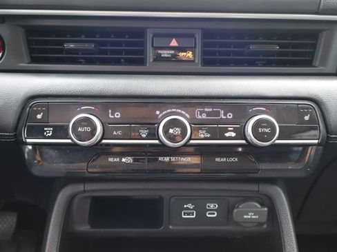 Used 2025 Honda Pilot EX-L image 12