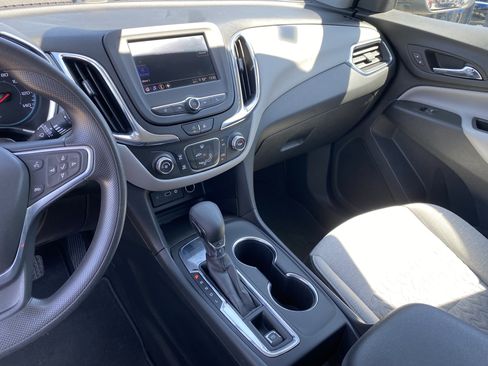 Used 2022 Chevrolet Equinox LS w/ LPO, Chrome Package FWD image 10