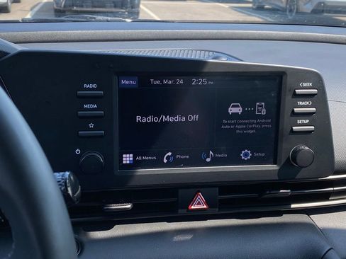 Used 2025 Hyundai Elantra Sport image 13