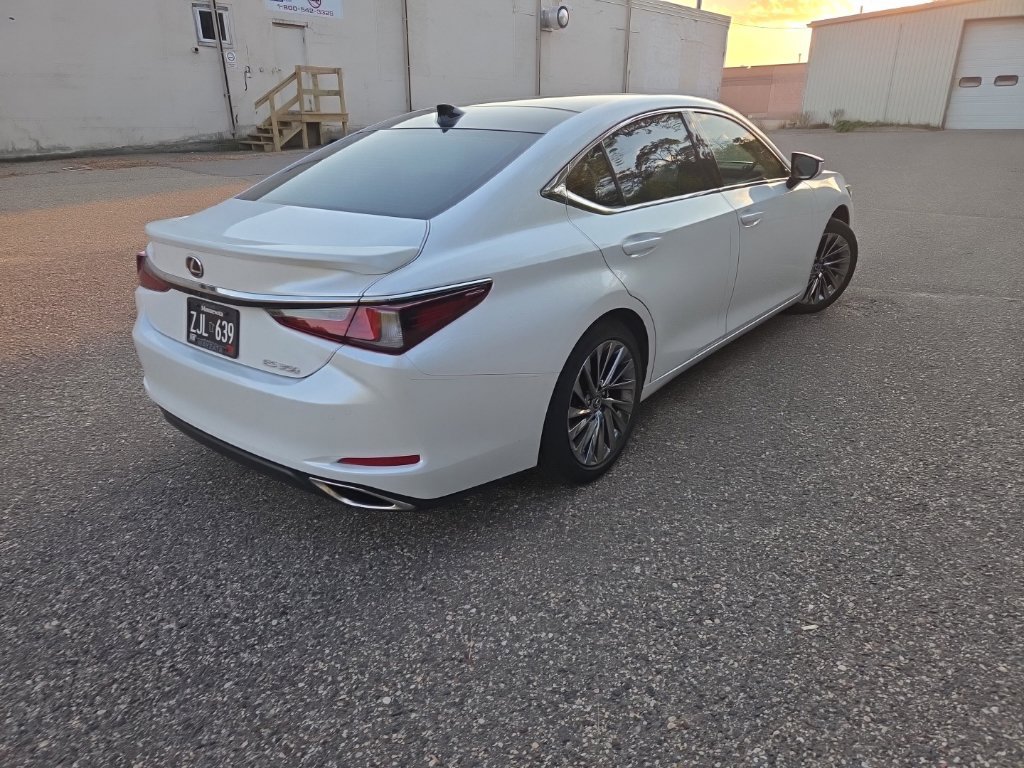 Used 2025 Lexus ES 350 Ultra Luxury w/ Accessory Package (Z1) FWD image 15