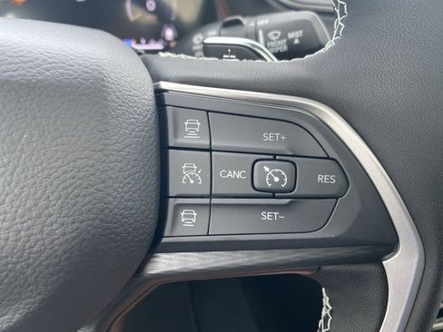 New 2025 Jeep Grand Cherokee L Altitude image 30