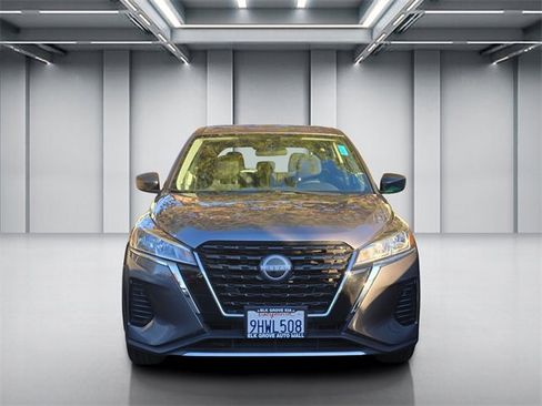Used 2023 Nissan Kicks S image 2