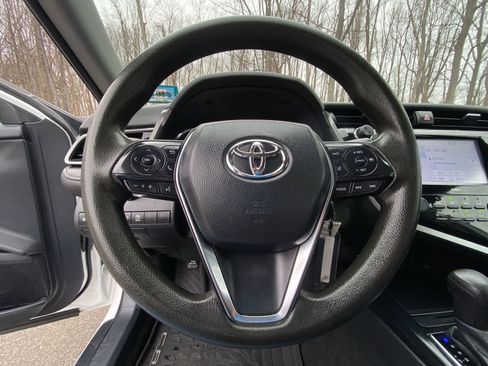 Used 2020 Toyota Camry LE image 30
