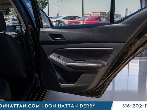 Used 2025 Nissan Altima 2.5 SV FWD image 25